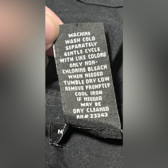 New York & Company Stretch Capris - Picture 14 of 14